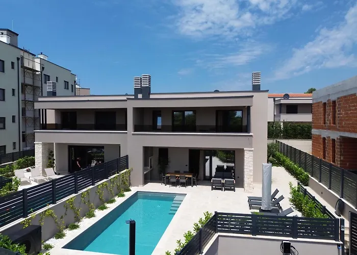 Luxury Luka Near Porec With Heated Pool Vila *